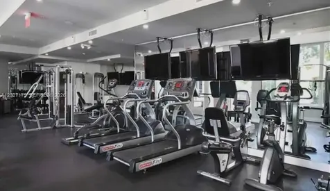 2135 Washington Court Miami Beach FL 33139