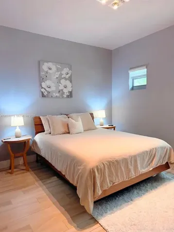 2135 Washington Court Miami Beach FL 33139