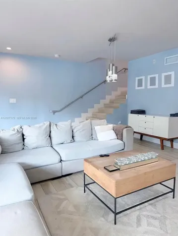 2135 Washington Court Miami Beach FL 33139