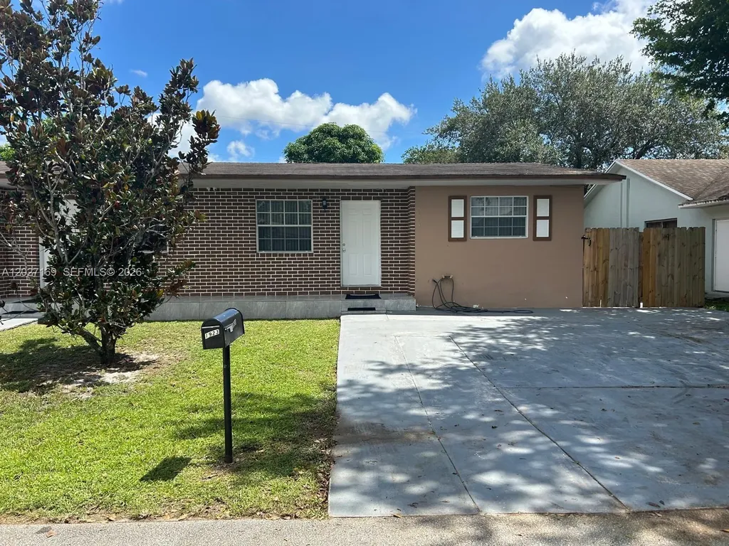 1923 SW 99th Terrace Miramar FL 33025
