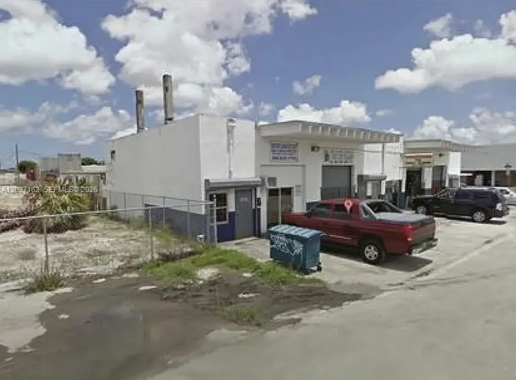 3805 NW 35th Avenue Miami FL 33142