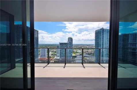 68 SE 6th Street Miami FL 33131