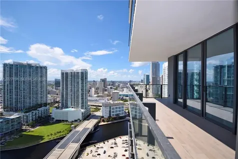 68 SE 6th Street Miami FL 33131