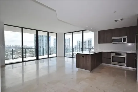 68 SE 6th Street Miami FL 33131