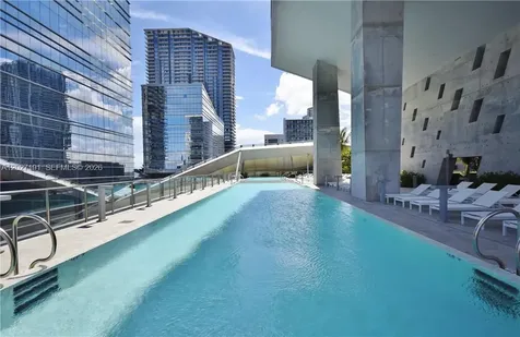 68 SE 6th Street Miami FL 33131