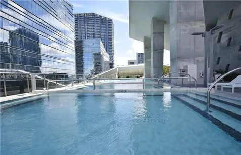 68 SE 6th Street Miami FL 33131