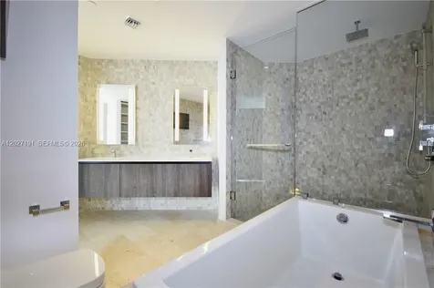 68 SE 6th Street Miami FL 33131