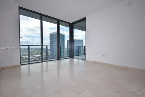 68 SE 6th Street Miami FL 33131