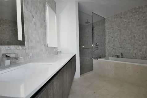 68 SE 6th Street Miami FL 33131