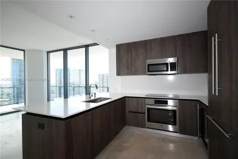 68 SE 6th Street Miami FL 33131