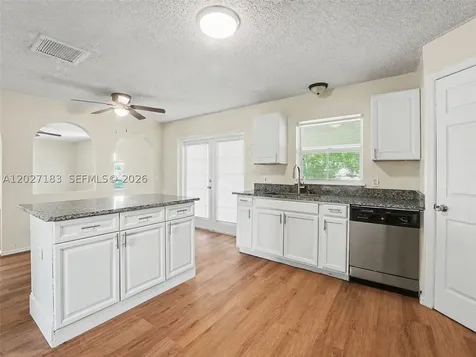 945 Gateshead Kissimmee FL 34758