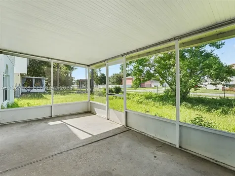 945 Gateshead Kissimmee FL 34758