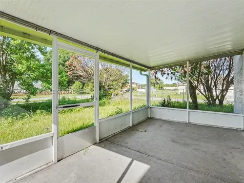 945 Gateshead Kissimmee FL 34758