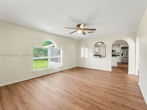 945 Gateshead Kissimmee FL 34758