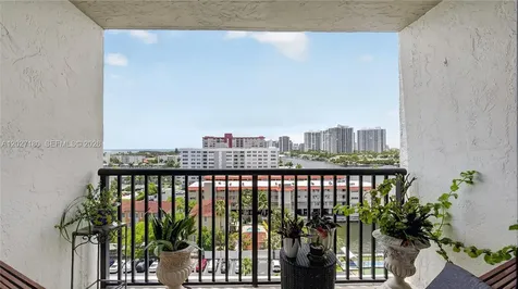 2017 S Ocean Drive Hallandale Beach FL 33009