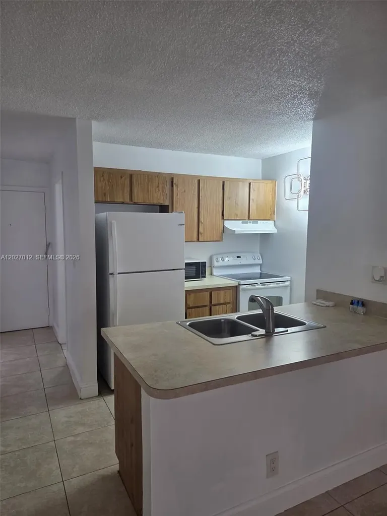 2771 Riverside Drive Coral Springs FL 33065