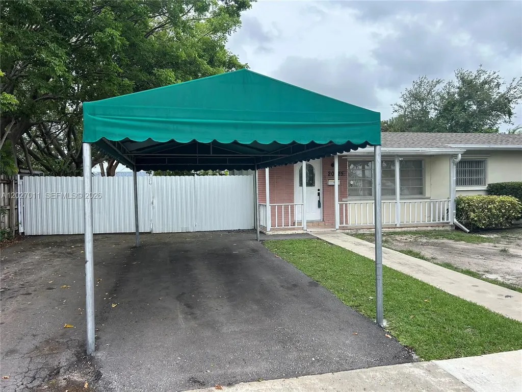20225 SW 106th Avenue Cutler Bay FL 33189