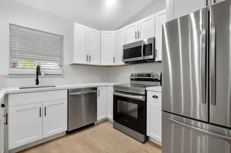 18847 NW 83rd Place Hialeah FL 33015