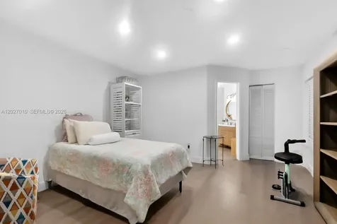 18847 NW 83rd Place Hialeah FL 33015