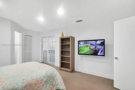 18847 NW 83rd Place Hialeah FL 33015