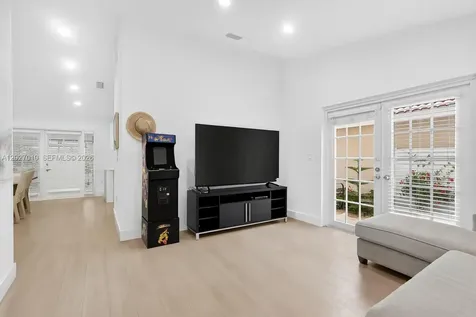 18847 NW 83rd Place Hialeah FL 33015