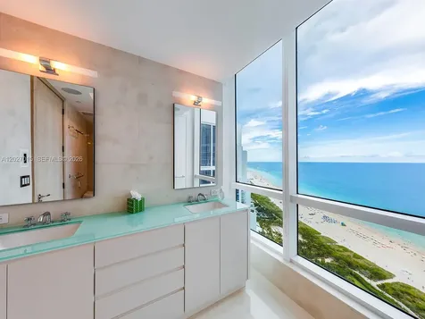 100 S Pointe Drive Miami Beach FL 33139