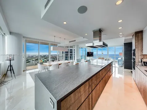100 S Pointe Drive Miami Beach FL 33139