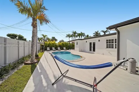 2761 SW 92nd Place Miami FL 33165
