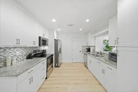 2761 SW 92nd Place Miami FL 33165