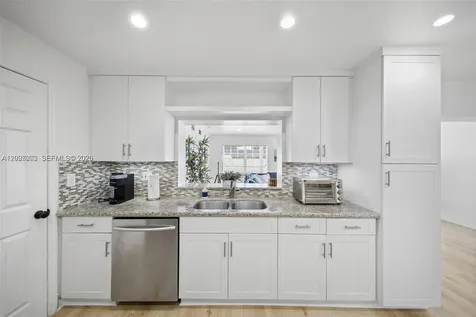2761 SW 92nd Place Miami FL 33165