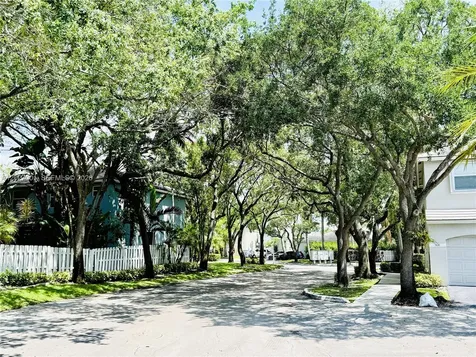 841 NW 98th Avenue Plantation FL 33324