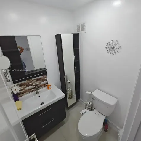 2750 NE 183rd Street Aventura FL 33160