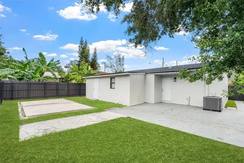 1915 NW 86th Street Miami FL 33147