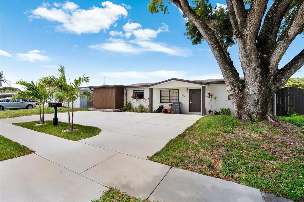 7051 Tyler Street Hollywood FL 33024