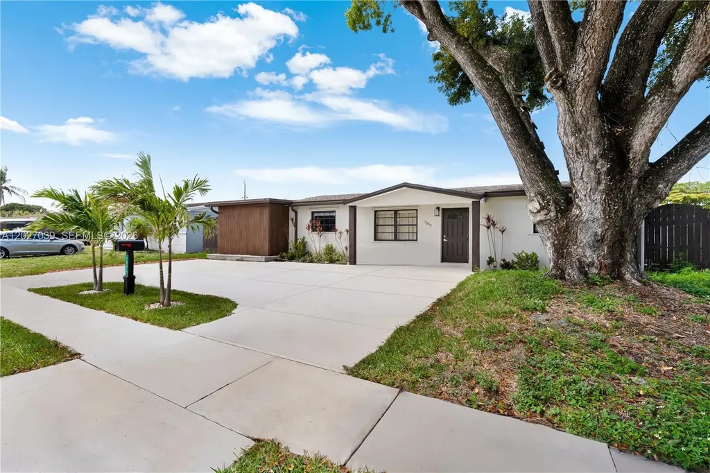 7051 Tyler Street Hollywood FL 33024
