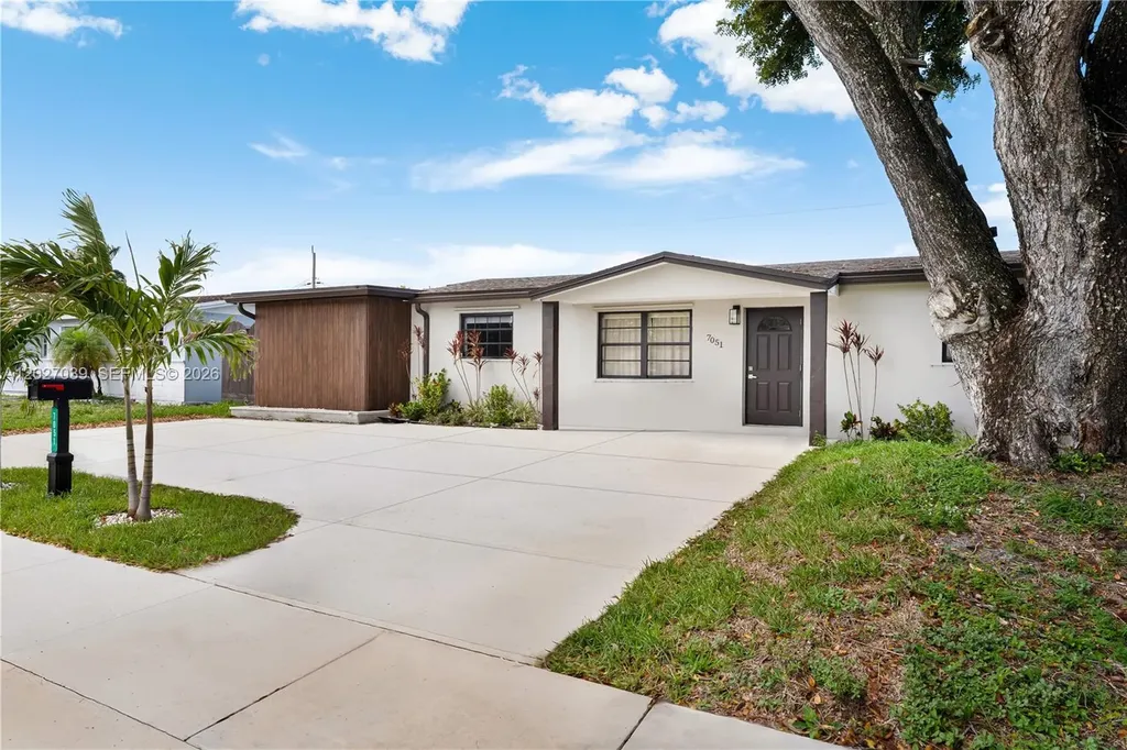 7051 Tyler Street Hollywood FL 33024