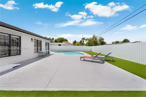 7051 Tyler Street Hollywood FL 33024