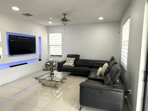 10060 NW 86th Terrace Doral FL 33178