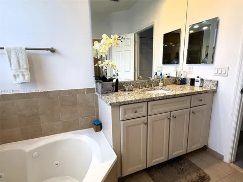 10060 NW 86th Terrace Doral FL 33178