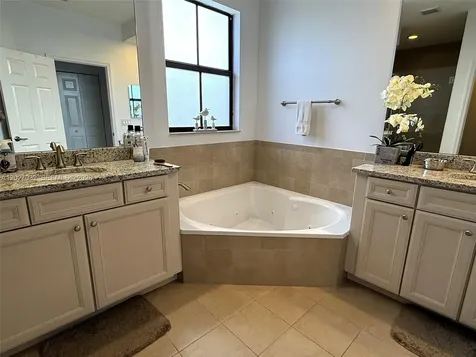 10060 NW 86th Terrace Doral FL 33178