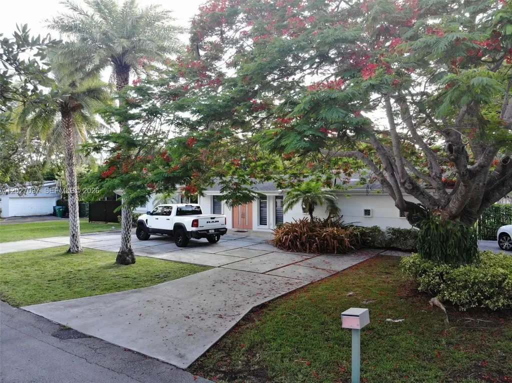 12800 SW 82nd Court Pinecrest FL 33156