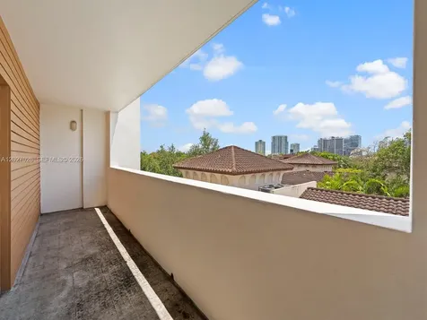 2740 SW 28th Terrace Miami FL 33133