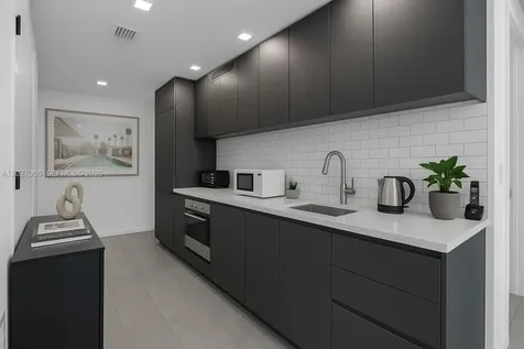 227 NE 2nd Street Miami FL 33132