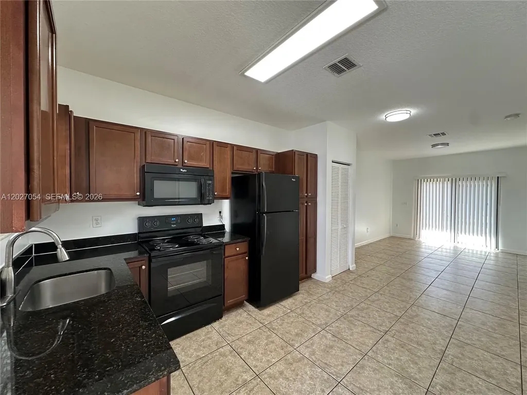 1035 NE 10th Avenue Fort Lauderdale FL 33304