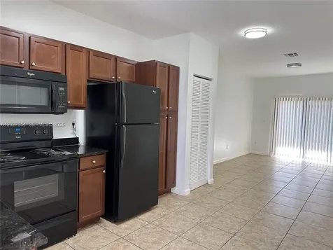 1035 NE 10th Avenue Fort Lauderdale FL 33304