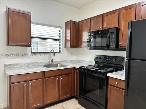 1035 NE 10th Avenue Fort Lauderdale FL 33304