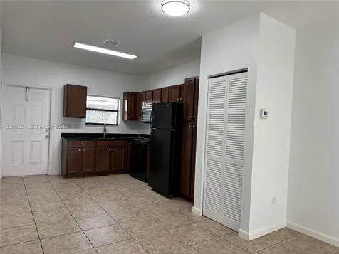 1035 NE 10th Avenue Fort Lauderdale FL 33304