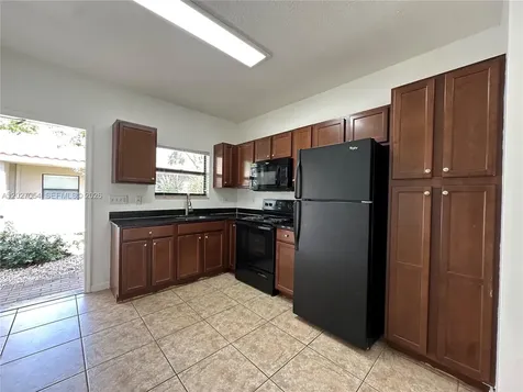 1035 NE 10th Avenue Fort Lauderdale FL 33304