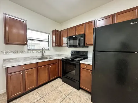 1035 NE 10th Avenue Fort Lauderdale FL 33304