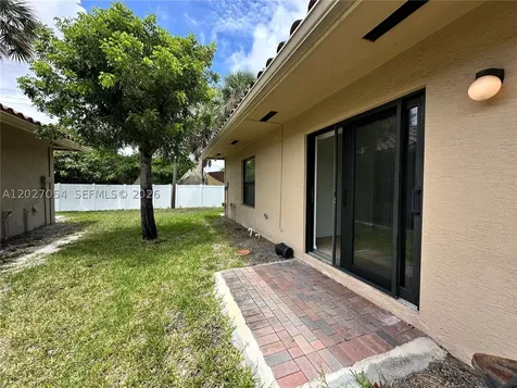 1035 NE 10th Avenue Fort Lauderdale FL 33304
